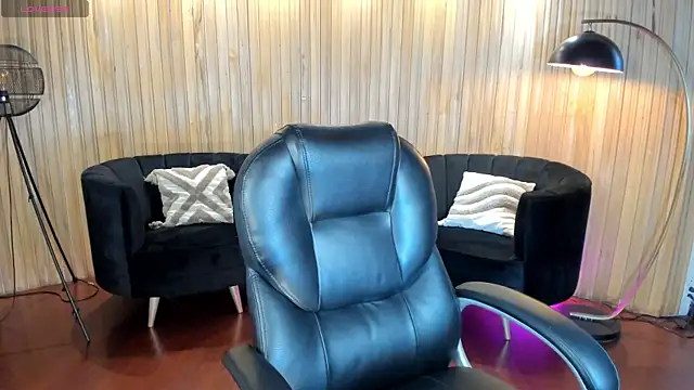 LisaMonroe  online show from March 20, 2026, 8:25 pm