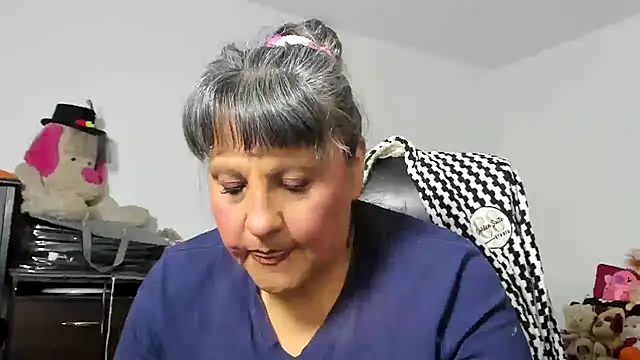 Snapshot of merlyna_goldens chatting on June 17, 2026, 3:42 am merlyna goldens online show from June 17, 2026, 3:42 am