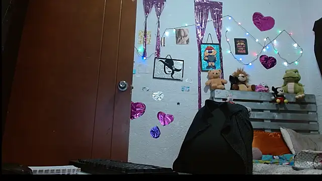 Saray extrovert  online show from December 2, 2024, 5:04 am