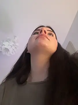 Snapshot of EllyNora chatting on February 13, 2026, 3:52 pm EllyNora online show from February 13, 2026, 3:52 pm