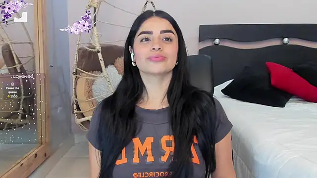 Paula Desousa online show from December 24, 2024, 9:11 pm