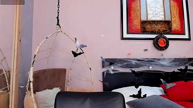 Paula Desousa online show from October 29, 2025, 7:37 pm