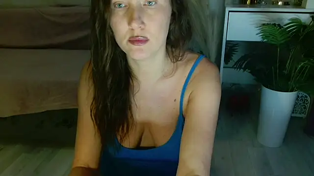 Imcarrieberry online show from November 28, 2025, 3:25 pm