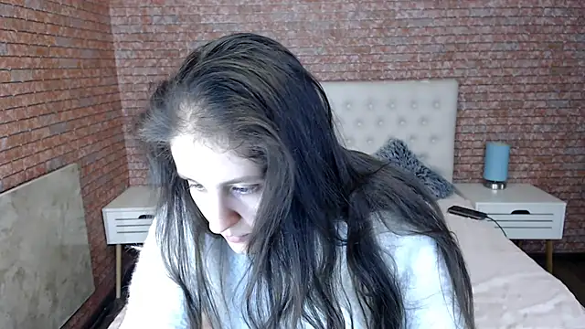 Holliy Cooper online show from December 27, 2024, 2:01 pm