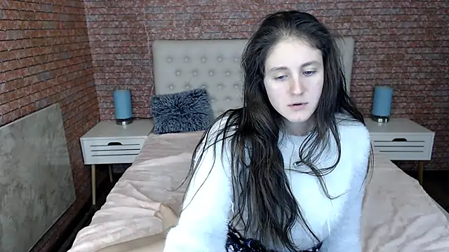 Holliy Cooper online show from December 27, 2024, 5:16 pm