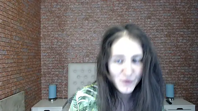 Holliy Cooper online show from December 30, 2024, 3:13 pm