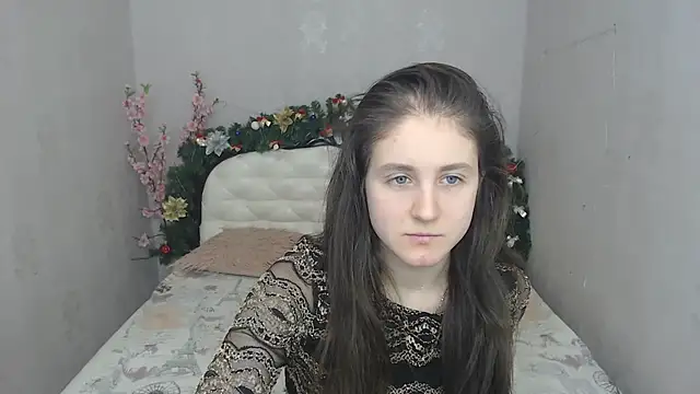 Holliy Cooper online show from January 3, 2025, 9:47 am