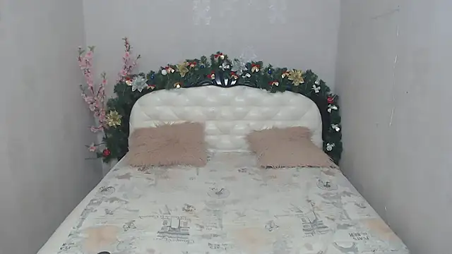 Holliy Cooper online show from January 6, 2025, 8:28 pm