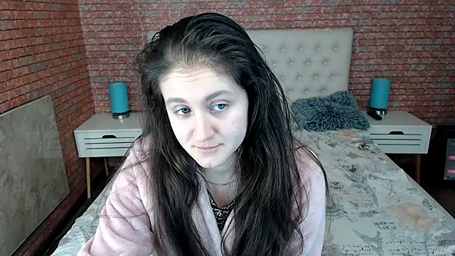 Holliy Cooper online show from January 24, 2025, 10:21 am