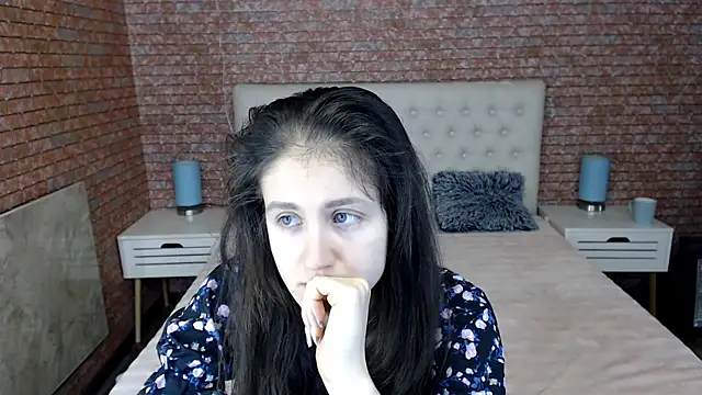 Holliy Cooper online show from January 30, 2025, 9:36 am