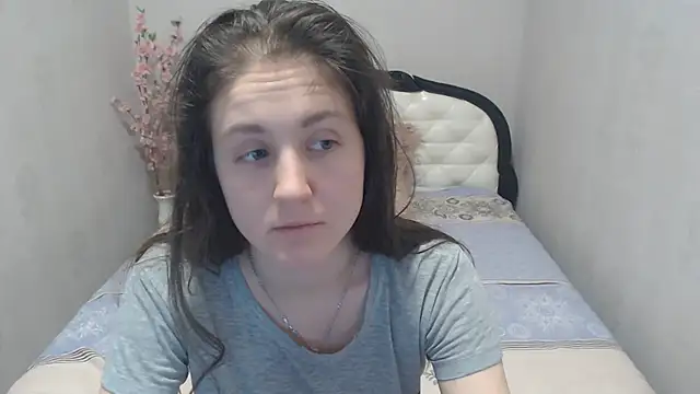 Holliy Cooper online show from February 5, 2025, 11:44 am