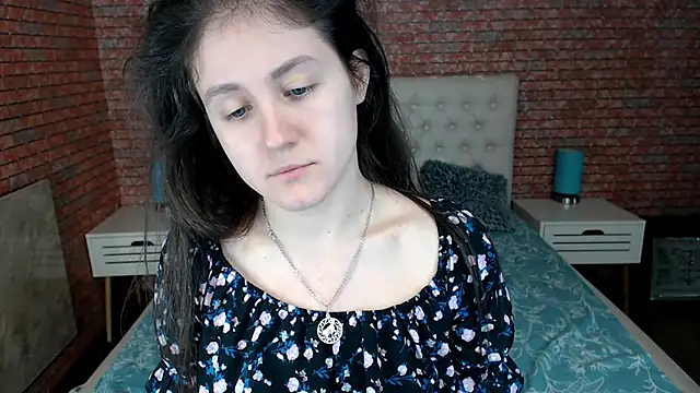 Holliy Cooper online show from March 21, 2025, 7:55 am