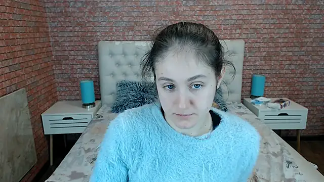 Holliy Cooper online show from October 29, 2025, 9:00 am