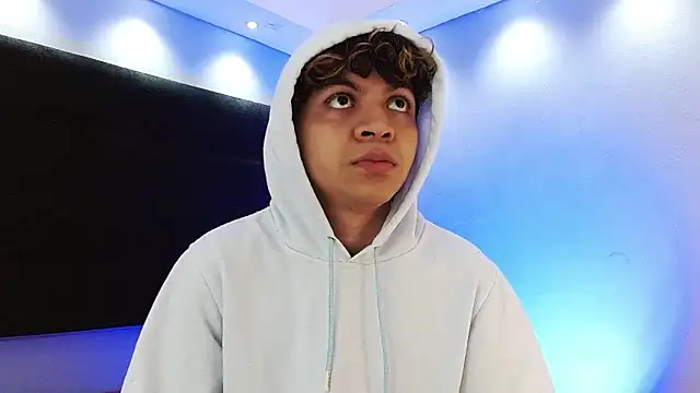 Snapshot of Lucaas_King chatting on December 26, 2024, 6:01 pm Lucaas King online show from December 26, 2024, 6:01 pm