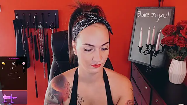  Jane Warren  online show from September 18, 2025, 7:43 am