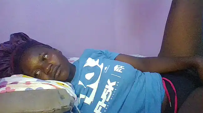 prettychic5 online show from March 5, 2025, 6:54 am