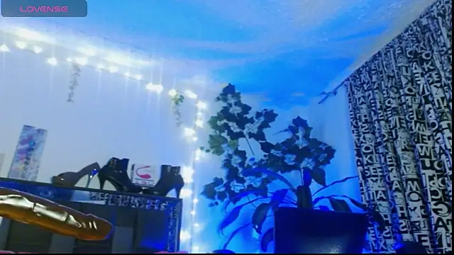 Snapshot of DULCE_ZOE chatting on January 15, 2025, 2:27 am DULCE ZOE online show from January 15, 2025, 2:27 am