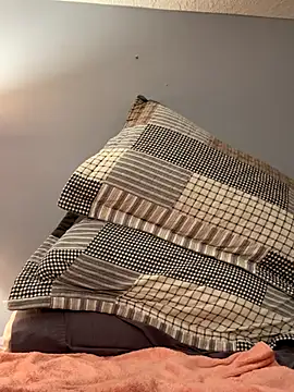 Snapshot of Dylanyes chatting on September 18, 2025, 6:26 am Dylanyes online show from September 18, 2025, 6:26 am