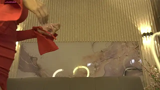 Dulce yors online show from November 28, 2025, 9:06 pm