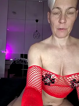 DarleenHot online show from December 1, 2025, 6:13 pm