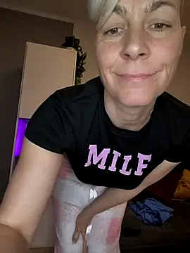 DarleenHot online show from December 22, 2025, 3:31 pm