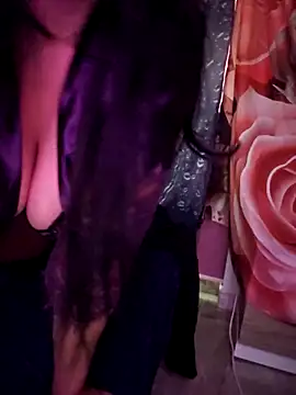 Zeina2024 online show from November 8, 2025, 5:40 am