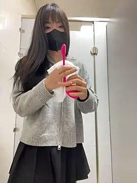 Asia-Lynn online show from December 9, 2024, 1:13 pm