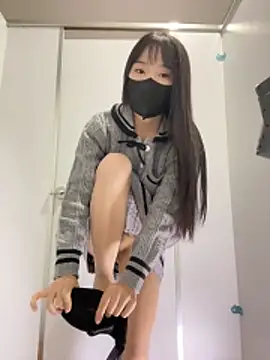 Asia-Lynn online show from December 3, 2025, 1:20 pm