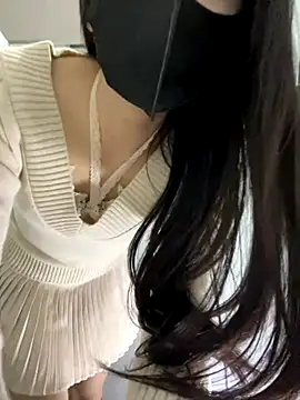 Asia-Lynn online show from December 4, 2025, 10:46 am