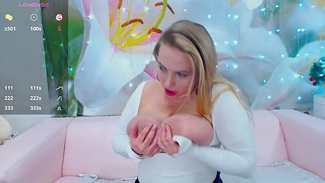 Lilly Diaz online show from January 24, 2025, 10:43 am