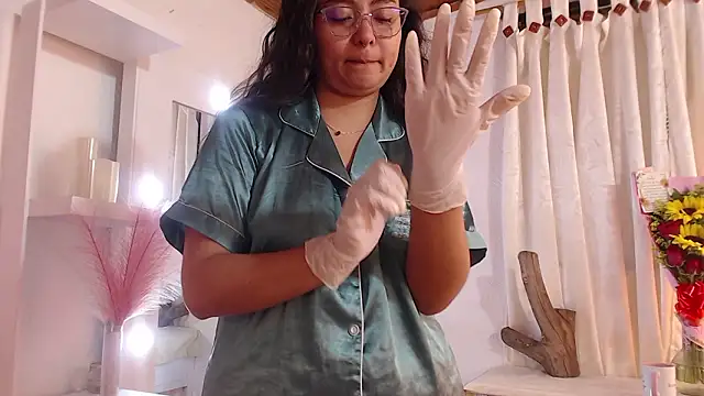  Kim  M online show from February 2, 2026, 2:27 pm