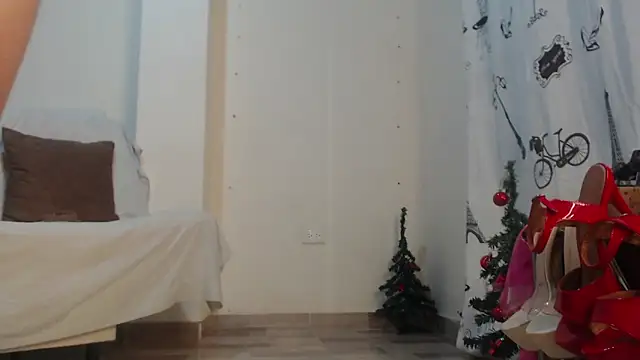 ammarahot7777 online show from December 4, 2025, 1:48 am