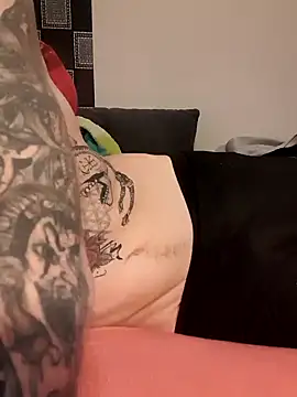 Snapshot of PIercingBoy38 chatting on January 20, 2025, 1:18 am PIercingBoy38 online show from January 20, 2025, 1:18 am