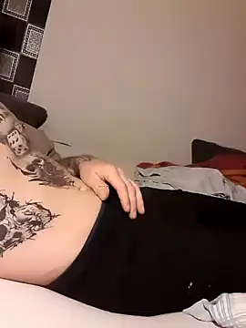 Snapshot of PIercingBoy38 chatting on February 3, 2025, 10:11 pm PIercingBoy38 online show from February 3, 2025, 10:11 pm