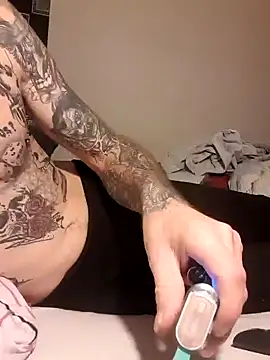 Snapshot of PIercingBoy38 chatting on February 12, 2025, 1:09 am PIercingBoy38 online show from February 12, 2025, 1:09 am