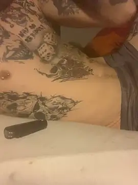 Snapshot of PIercingBoy38 chatting on February 27, 2025, 12:21 am PIercingBoy38 online show from February 27, 2025, 12:21 am