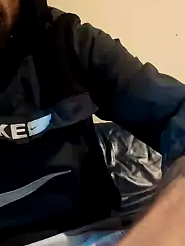 Snapshot of PIercingBoy38 chatting on October 4, 2025, 4:27 pm PIercingBoy38 online show from October 4, 2025, 4:27 pm