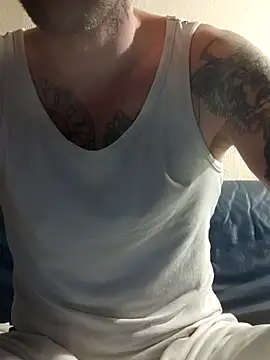 Snapshot of PIercingBoy38 chatting on November 2, 2025, 2:58 am PIercingBoy38 online show from November 2, 2025, 2:58 am