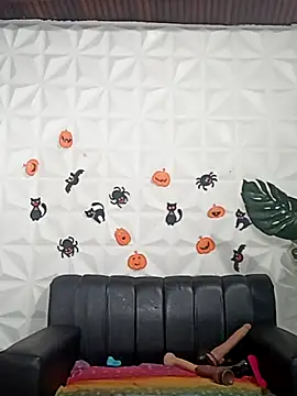 Valentinaa mature online show from October 5, 2025, 11:57 pm