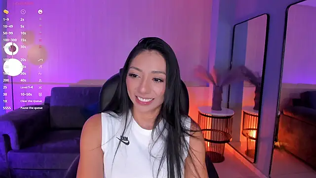 Snapshot of LizzHamilton__ chatting on March 6, 2025, 8:37 pm LizzHamilton online show from March 6, 2025, 8:37 pm