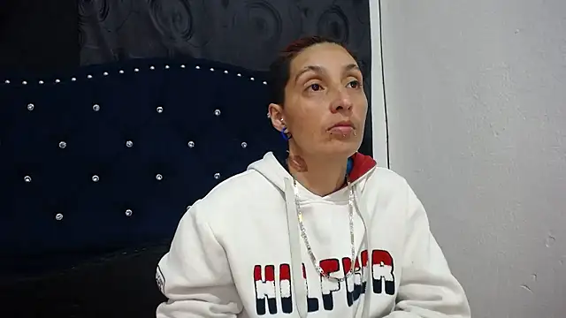 anyu1306 online show from December 6, 2024, 8:37 am