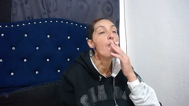 anyu1306 online show from December 17, 2024, 6:13 am