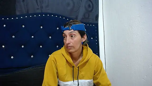 anyu1306 online show from February 1, 2025, 3:08 am