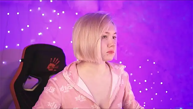 ReiYosimoto online show from December 13, 2024, 11:55 am