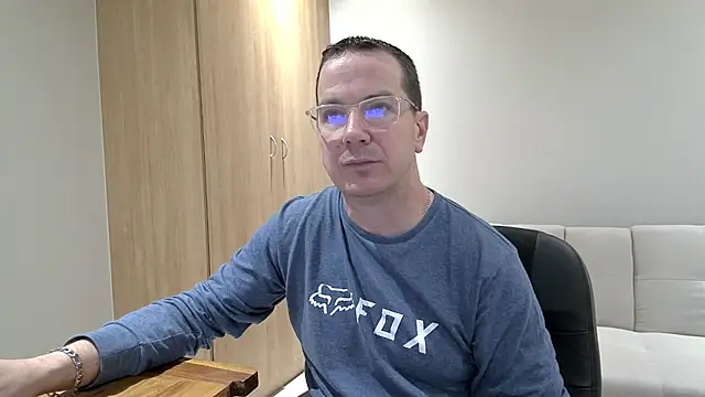 BrettJ81 online show from September 25, 2025, 3:49 pm