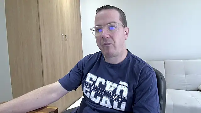 BrettJ81 online show from September 26, 2025, 1:04 pm