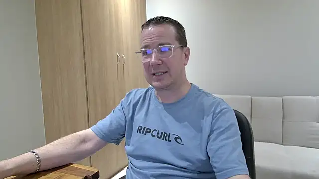 BrettJ81 online show from October 27, 2025, 5:28 pm