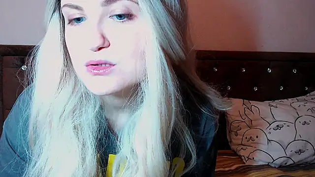 Sara4uu online show from December 4, 2025, 10:29 pm