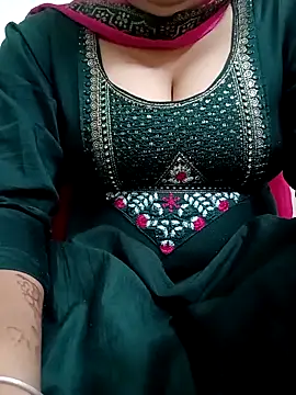 Snapshot of 09punjabi chatting on October 15, 2025, 5:18 am 09punjabi online show from October 15, 2025, 5:18 am