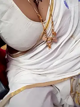 Snapshot of Tamil_Rathi chatting on February 4, 2025, 8:17 pm Tamil Rathi online show from February 4, 2025, 8:17 pm